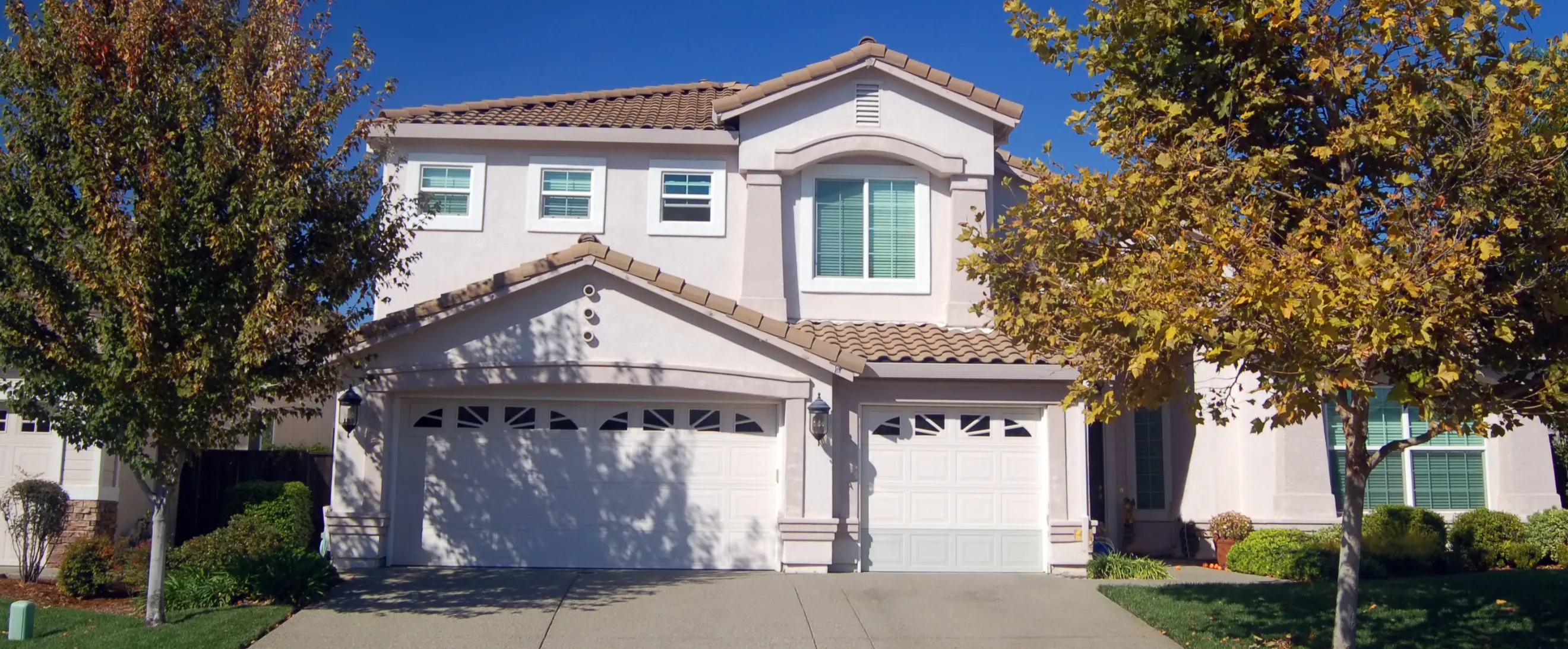 Outdated home exterior before full remodeling project in Los Angeles